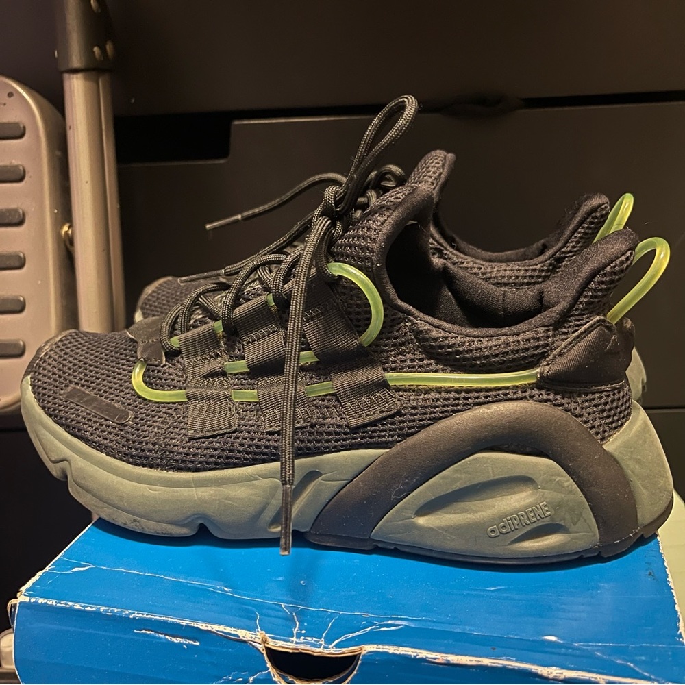 LXCON 👟